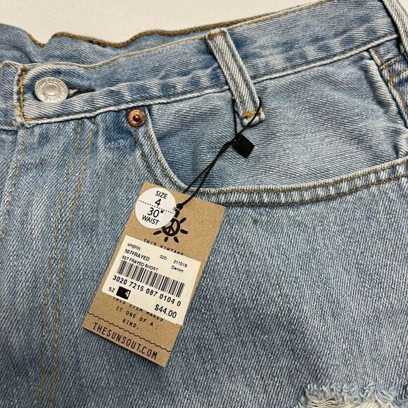 NWT Levi’s 505 507 Frayed Distressed Destroyed Denim Shorts Size 4 30” Waist New - Picture 8 of 11